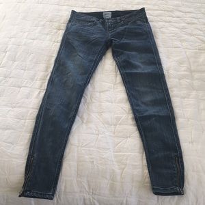 RVCA size 25 skinny jeans with zippers
